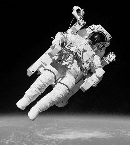 SKAFANDAR, astronautski, s leđnim sustavom za promjenu položaja